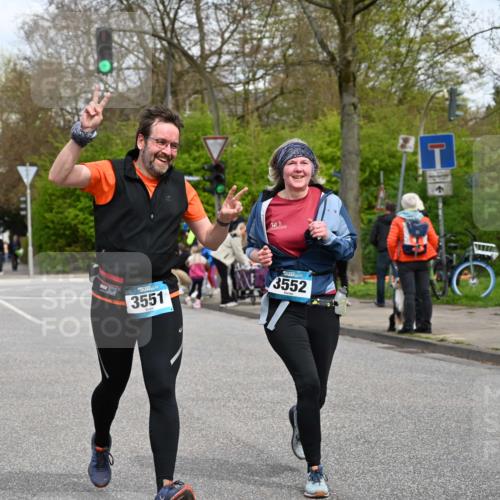 12.04.2026 - 45. Internationalen Wilhelmsburger Insellauf J. Mangold http://msf.ph/oto/9517109 12.04.2026 13:20:48 Ziel 2469, 4305, 2013, 3233, 5230, 3766, 4103, 4341, 5633, 4284, 4293, 5543, 2363, 2101, 4417, 3552, 3551, 2333, 4018, 5716, 4319, 5297, 4878, 5484, 2692 meine-sportfotos.de
