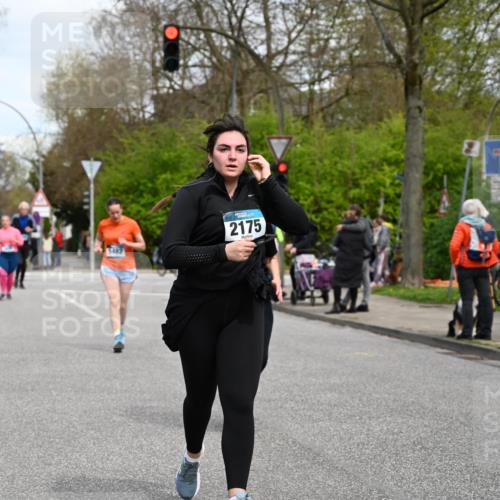 12.04.2026 - 45. Internationalen Wilhelmsburger Insellauf J. Mangold http://msf.ph/oto/9517163 12.04.2026 13:21:10 Ziel 5633, 4284, 4293, 5543, 2363, 2101, 4417, 3552, 3551, 2333, 4018, 5716, 4319, 5297, 4878, 5484, 4878, 5484, 2692, 4444, 4800, 4047, 2175, 3402, 5482, 4017, 3676 meine-sportfotos.de