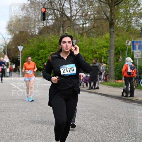 12.04.2026 - 45. Internationalen Wilhelmsburger Insellauf J. Mangold http://msf.ph/oto/9517166 12.04.2026 13:21:11 Ziel 4284, 4293, 5543, 2363, 2101, 4417, 3552, 3551, 2333, 4018, 5716, 4319, 5297, 4878, 5484, 2692, 4444, 4800, 4047, 2175, 3402, 5482, 4017, 3676, 2628 meine-sportfotos.de