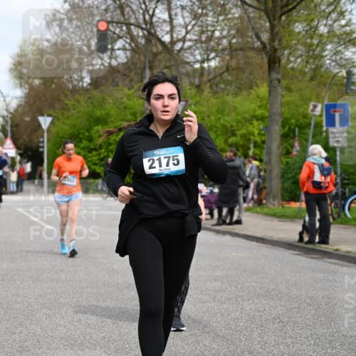 12.04.2026 - 45. Internationalen Wilhelmsburger Insellauf J. Mangold http://msf.ph/oto/9517167 12.04.2026 13:21:11 Ziel 4284, 4293, 5543, 2363, 2101, 4417, 3552, 3551, 2333, 4018, 5716, 4319, 5297, 4878, 5484, 2692, 4444, 4800, 4047, 2175, 3402, 5482, 4017, 3676, 2628 meine-sportfotos.de