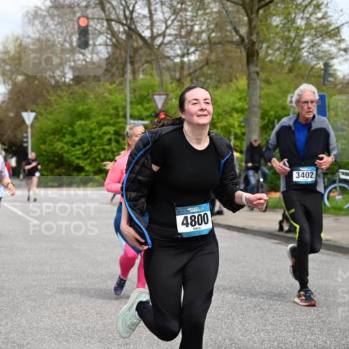 12.04.2026 - 45. Internationalen Wilhelmsburger Insellauf J. Mangold http://msf.ph/oto/9517205 12.04.2026 13:21:19 Ziel 2101, 4417, 3552, 3551, 2333, 4018, 5716, 4319, 5297, 4878, 5484, 2692, 4444, 4800, 4047, 2175, 3402, 5482, 4017, 3676, 2628, 3251, 5201, 3109, 4404, 4362, 2473 meine-sportfotos.de