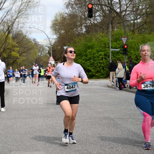 12.04.2026 - 45. Internationalen Wilhelmsburger Insellauf J. Mangold http://msf.ph/oto/9517210 12.04.2026 13:21:20 Ziel 4417, 3552, 3551, 2333, 4018, 5716, 4319, 5297, 4878, 5484, 2692, 4444, 4800, 4047, 2175, 4047, 2175, 3402, 5482, 4017, 3676, 2628, 3251, 5201, 3109, 4404, 4362, 2473, 2552 meine-sportfotos.de