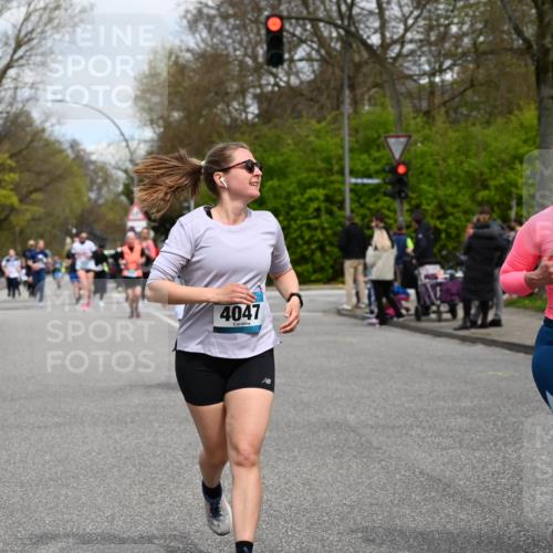 12.04.2026 - 45. Internationalen Wilhelmsburger Insellauf J. Mangold http://msf.ph/oto/9517216 12.04.2026 13:21:20 Ziel 4417, 3552, 3551, 2333, 4018, 5716, 4319, 5297, 4878, 5484, 2692, 4444, 4800, 4047, 2175, 4047, 2175, 3402, 5482, 4017, 3676, 2628, 3251, 5201, 3109, 4404, 4362, 2473, 2552 meine-sportfotos.de