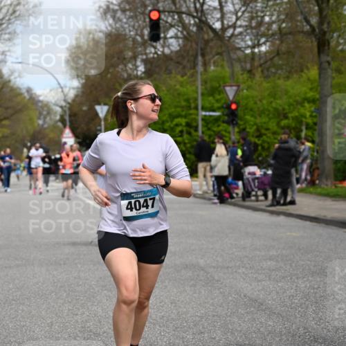 12.04.2026 - 45. Internationalen Wilhelmsburger Insellauf J. Mangold http://msf.ph/oto/9517219 12.04.2026 13:21:20 Ziel 4417, 3552, 3551, 2333, 4018, 5716, 4319, 5297, 4878, 5484, 2692, 4444, 4800, 4047, 2175, 4047, 2175, 3402, 5482, 4017, 3676, 2628, 3251, 5201, 3109, 4404, 4362, 2473, 2552 meine-sportfotos.de