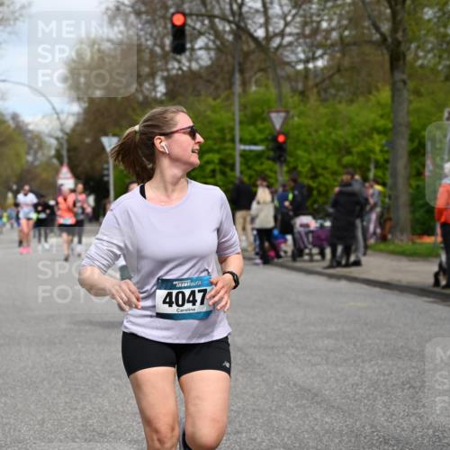 12.04.2026 - 45. Internationalen Wilhelmsburger Insellauf J. Mangold http://msf.ph/oto/9517222 12.04.2026 13:21:21 Ziel 4417, 3552, 3551, 2333, 4018, 5716, 4319, 5297, 4878, 5484, 2692, 4444, 4800, 4047, 2175, 3402, 3402, 5482, 4017, 3676, 2628, 3251, 5201, 3109, 4404, 4362, 2473, 2552, 2130 meine-sportfotos.de