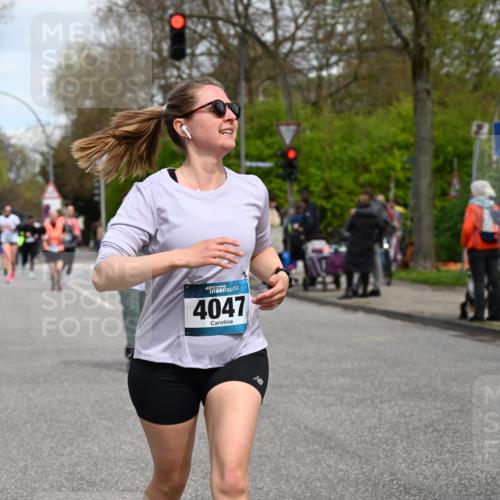 12.04.2026 - 45. Internationalen Wilhelmsburger Insellauf J. Mangold http://msf.ph/oto/9517224 12.04.2026 13:21:21 Ziel 4417, 3552, 3551, 2333, 4018, 5716, 4319, 5297, 4878, 5484, 2692, 4444, 4800, 4047, 2175, 3402, 3402, 5482, 4017, 3676, 2628, 3251, 5201, 3109, 4404, 4362, 2473, 2552, 2130 meine-sportfotos.de