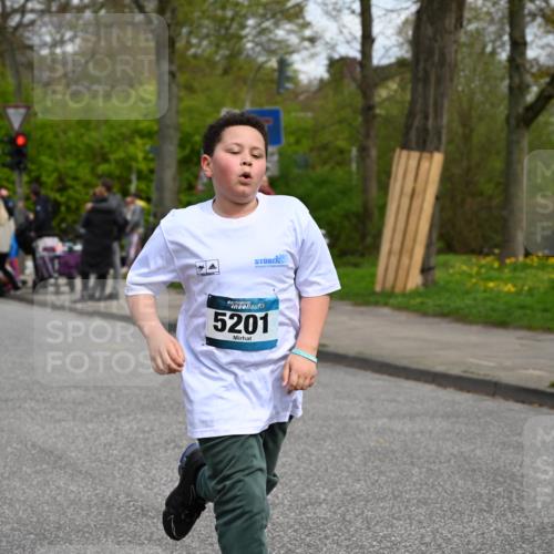 12.04.2026 - 45. Internationalen Wilhelmsburger Insellauf J. Mangold http://msf.ph/oto/9517236 12.04.2026 13:21:24 Ziel 2333, 4018, 5716, 4319, 5297, 4878, 5484, 2692, 4444, 4800, 4047, 2175, 3402, 5482, 4017, 3676, 2628, 3251, 3251, 5201, 3109, 4404, 4362, 2473, 2552, 2130, 2840, 3998, 5462 meine-sportfotos.de