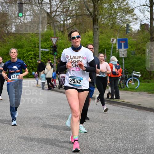 12.04.2026 - 45. Internationalen Wilhelmsburger Insellauf J. Mangold http://msf.ph/oto/9517270 12.04.2026 13:21:32 Ziel 5297, 4878, 5484, 2692, 4444, 4800, 4047, 2175, 3402, 5482, 4017, 3676, 2628, 3251, 5201, 3109, 4404, 4362, 2473, 2552, 2552, 2130, 2840, 3998, 5462, 5205, 4809, 2002, 2332 meine-sportfotos.de