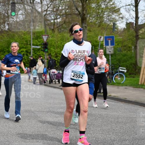 12.04.2026 - 45. Internationalen Wilhelmsburger Insellauf J. Mangold http://msf.ph/oto/9517273 12.04.2026 13:21:32 Ziel 5297, 4878, 5484, 2692, 4444, 4800, 4047, 2175, 3402, 5482, 4017, 3676, 2628, 3251, 5201, 3109, 4404, 4362, 2473, 2552, 2552, 2130, 2840, 3998, 5462, 5205, 4809, 2002, 2332 meine-sportfotos.de