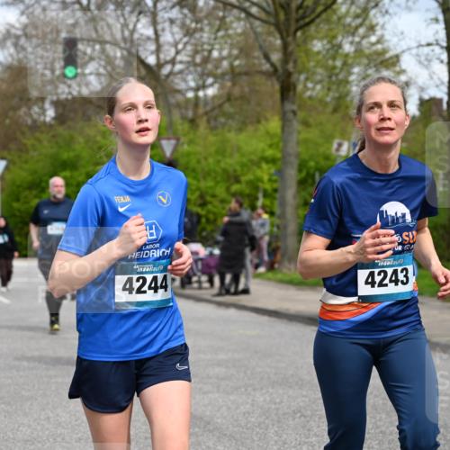12.04.2026 - 45. Internationalen Wilhelmsburger Insellauf J. Mangold http://msf.ph/oto/9517289 12.04.2026 13:21:34 Ziel 4878, 5484, 2692, 4444, 4800, 4047, 2175, 3402, 5482, 4017, 3676, 3676, 2628, 3251, 5201, 3109, 4404, 4362, 2473, 2552, 2130, 2840, 3998, 5462, 5205, 4809, 2002, 2332 meine-sportfotos.de