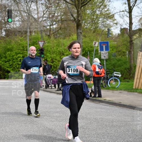 12.04.2026 - 45. Internationalen Wilhelmsburger Insellauf J. Mangold http://msf.ph/oto/9517303 12.04.2026 13:21:36 Ziel 2692, 4444, 4800, 4047, 2175, 3402, 5482, 4017, 3676, 2628, 3251, 3251, 5201, 3109, 4404, 4362, 2473, 2552, 2130, 2840, 3998, 5462, 5462, 5205, 4809, 2002, 2332 meine-sportfotos.de