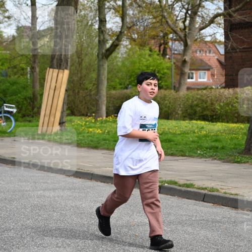 12.04.2026 - 45. Internationalen Wilhelmsburger Insellauf J. Mangold http://msf.ph/oto/9517332 12.04.2026 13:21:41 Ziel 4800, 4047, 2175, 3402, 5482, 4017, 3676, 2628, 3251, 5201, 3109, 4404, 3109, 4404, 4362, 2473, 2552, 2130, 2840, 3998, 5462, 5205, 4809, 2002, 2332, 2116, 3581, 3235, 3915, 5080, 4348, 5085 meine-sportfotos.de