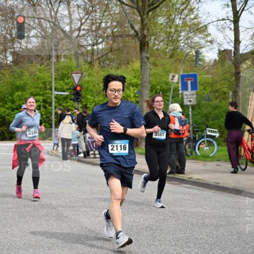 12.04.2026 - 45. Internationalen Wilhelmsburger Insellauf J. Mangold http://msf.ph/oto/9517382 12.04.2026 13:21:55 Ziel 4017, 3676, 2628, 3251, 5201, 3109, 4404, 4362, 2473, 2552, 2130, 2840, 3998, 5462, 5205, 4809, 2002, 2332, 2116, 3581, 3235, 3915, 5080, 4348, 5085, 3603, 3602, 5092, 2246, 5192, 5171, 3162, 4443, 4442, 3746, 5290, 3057, 3667, 5304, 4210 meine-sportfotos.de