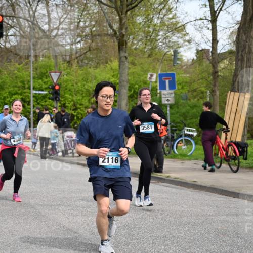 12.04.2026 - 45. Internationalen Wilhelmsburger Insellauf J. Mangold http://msf.ph/oto/9517384 12.04.2026 13:21:55 Ziel 4017, 3676, 2628, 3251, 5201, 3109, 4404, 4362, 2473, 2552, 2130, 2840, 3998, 5462, 5205, 4809, 2002, 2332, 2116, 3581, 3235, 3915, 5080, 4348, 5085, 3603, 3602, 5092, 2246, 5192, 5171, 3162, 4443, 4442, 3746, 5290, 3057, 3667, 5304, 4210 meine-sportfotos.de