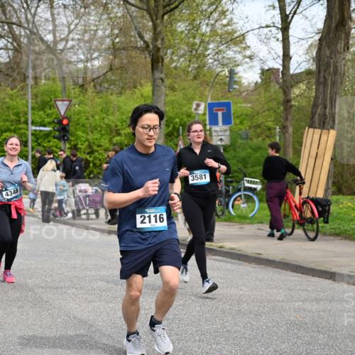 12.04.2026 - 45. Internationalen Wilhelmsburger Insellauf J. Mangold http://msf.ph/oto/9517385 12.04.2026 13:21:55 Ziel 4017, 3676, 2628, 3251, 5201, 3109, 4404, 4362, 2473, 2552, 2130, 2840, 3998, 5462, 5205, 4809, 2002, 2332, 2116, 3581, 3235, 3915, 5080, 4348, 5085, 3603, 3602, 5092, 2246, 5192, 5171, 3162, 4443, 4442, 3746, 5290, 3057, 3667, 5304, 4210 meine-sportfotos.de