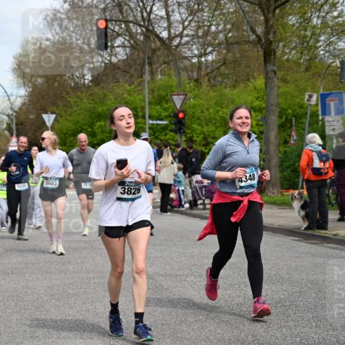 12.04.2026 - 45. Internationalen Wilhelmsburger Insellauf J. Mangold http://msf.ph/oto/9517395 12.04.2026 13:21:56 Ziel 3676, 2628, 3251, 5201, 3109, 4404, 4362, 2473, 2552, 2130, 2840, 3998, 5462, 5205, 4809, 2002, 2332, 2332, 2116, 3581, 3235, 3915, 5080, 4348, 5085, 3603, 3602, 5092, 2246, 5192, 5171, 3162, 4443, 4442, 3746, 5290, 3057, 3667, 5304, 4210 meine-sportfotos.de