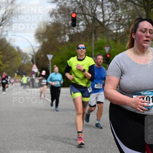 12.04.2026 - 45. Internationalen Wilhelmsburger Insellauf J. Mangold http://msf.ph/oto/9517491 12.04.2026 13:20:28 Ziel 2431, 4121, 5308, 3236, 4718, 2247, 3203, 5342, 3822, 3821, 4999, 4803, 2224, 4223, 4224, 4954, 5258, 3284, 2469, 4305, 2013, 3233, 5230, 3766, 4103, 4341, 5633, 4284, 4293, 5543, 2363 meine-sportfotos.de