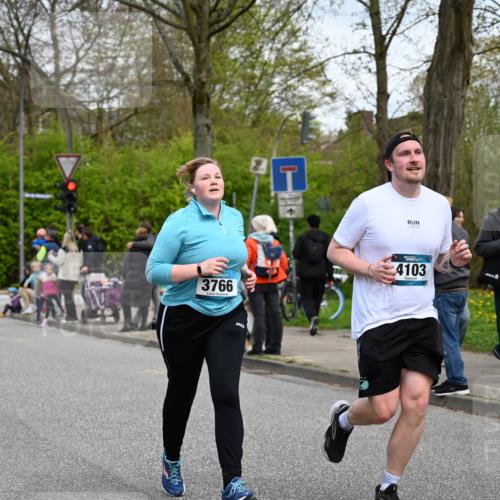 12.04.2026 - 45. Internationalen Wilhelmsburger Insellauf J. Mangold http://msf.ph/oto/9517506 12.04.2026 13:20:31 Ziel 2431, 4121, 5308, 3236, 4718, 2247, 3203, 5342, 3822, 3821, 4999, 4803, 2224, 4223, 4224, 4954, 5258, 3284, 2469, 4305, 2013, 2013, 3233, 5230, 3766, 4103, 4341, 5633, 4284, 4293, 5543, 2363, 2101 meine-sportfotos.de