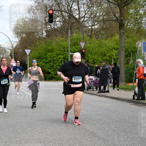 12.04.2026 - 45. Internationalen Wilhelmsburger Insellauf J. Mangold http://msf.ph/oto/9517515 12.04.2026 13:20:37 Ziel 3236, 4718, 2247, 3203, 5342, 3822, 3821, 4999, 4803, 2224, 4223, 4224, 4954, 5258, 3284, 2469, 4305, 2013, 3233, 5230, 3766, 3766, 4103, 4341, 5633, 4284, 4293, 5543, 5543, 2363, 2101, 4417, 3552, 3551, 2333 meine-sportfotos.de
