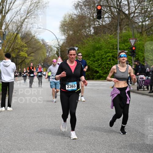12.04.2026 - 45. Internationalen Wilhelmsburger Insellauf J. Mangold http://msf.ph/oto/9517526 12.04.2026 13:20:39 Ziel 2247, 3203, 5342, 3822, 3821, 4999, 4803, 2224, 4223, 4224, 4954, 5258, 3284, 2469, 4305, 2013, 3233, 5230, 3766, 4103, 4341, 5633, 4284, 4293, 5543, 2363, 2101, 4417, 3552, 3551, 2333, 4018, 5716 meine-sportfotos.de