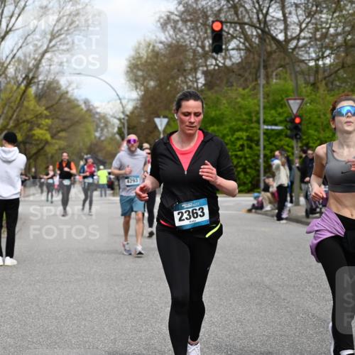 12.04.2026 - 45. Internationalen Wilhelmsburger Insellauf J. Mangold http://msf.ph/oto/9517537 12.04.2026 13:20:40 Ziel 5342, 3822, 3821, 4999, 4803, 2224, 4223, 4224, 4954, 5258, 3284, 2469, 4305, 2013, 3233, 5230, 3766, 4103, 4341, 5633, 4284, 4293, 5543, 2363, 2363, 2101, 4417, 3552, 3551, 2333, 4018, 5716 meine-sportfotos.de