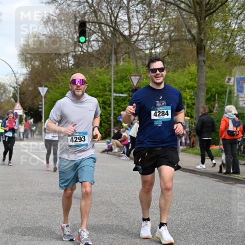 12.04.2026 - 45. Internationalen Wilhelmsburger Insellauf J. Mangold http://msf.ph/oto/9517562 12.04.2026 13:20:42 Ziel 4999, 4803, 2224, 4223, 4224, 4954, 5258, 3284, 2469, 4305, 2013, 3233, 5230, 3766, 4103, 4341, 5633, 4284, 4293, 5543, 2363, 2101, 2101, 4417, 3552, 3551, 2333, 4018, 5716, 4319 meine-sportfotos.de