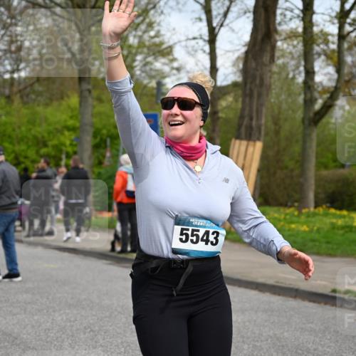 12.04.2026 - 45. Internationalen Wilhelmsburger Insellauf J. Mangold http://msf.ph/oto/9517586 12.04.2026 13:20:45 Ziel 4224, 4954, 5258, 3284, 2469, 4305, 2013, 3233, 5230, 3766, 4103, 4341, 5633, 5633, 4284, 4293, 5543, 2363, 2101, 4417, 3552, 3551, 3552, 3551, 2333, 4018, 5716, 4319, 5297 meine-sportfotos.de