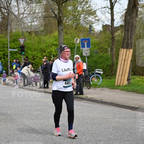 12.04.2026 - 45. Internationalen Wilhelmsburger Insellauf J. Mangold http://msf.ph/oto/9517597 12.04.2026 13:20:47 Ziel 5258, 3284, 2469, 4305, 2013, 3233, 5230, 3766, 4103, 4341, 5633, 4284, 4293, 4293, 5543, 2363, 2101, 4417, 3552, 3551, 2333, 2333, 4018, 5716, 4319, 5297, 4878, 5484 meine-sportfotos.de
