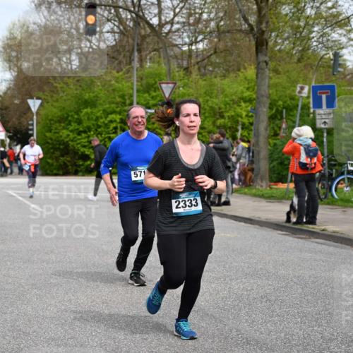 12.04.2026 - 45. Internationalen Wilhelmsburger Insellauf J. Mangold http://msf.ph/oto/9517629 12.04.2026 13:20:54 Ziel 4305, 2013, 3233, 5230, 3766, 4103, 4341, 5633, 4284, 4293, 5543, 2363, 2101, 2101, 4417, 3552, 3551, 2333, 4018, 5716, 4319, 4319, 5297, 4878, 5484, 2692, 4444, 4800 meine-sportfotos.de