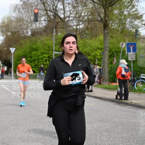 12.04.2026 - 45. Internationalen Wilhelmsburger Insellauf J. Mangold http://msf.ph/oto/9517670 12.04.2026 13:21:11 Ziel 4284, 4293, 5543, 2363, 2101, 4417, 3552, 3551, 2333, 4018, 5716, 4319, 5297, 4878, 5484, 2692, 4444, 4800, 4047, 2175, 3402, 5482, 4017, 3676, 2628 meine-sportfotos.de