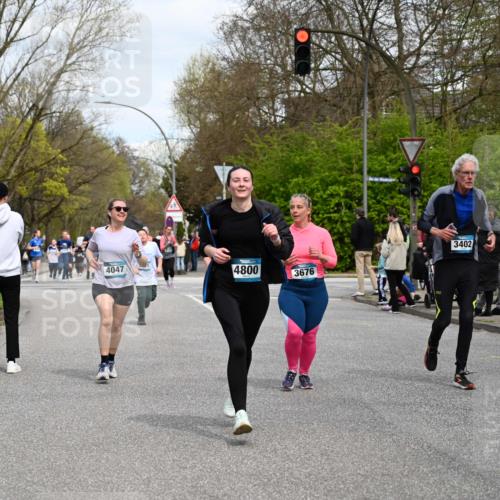 12.04.2026 - 45. Internationalen Wilhelmsburger Insellauf J. Mangold http://msf.ph/oto/9517690 12.04.2026 13:21:17 Ziel 2363, 2101, 4417, 3552, 3551, 2333, 4018, 5716, 4319, 5297, 4878, 5484, 2692, 4444, 4800, 4800, 4047, 2175, 3402, 5482, 4017, 3676, 2628, 3251, 5201, 3109, 4404 meine-sportfotos.de