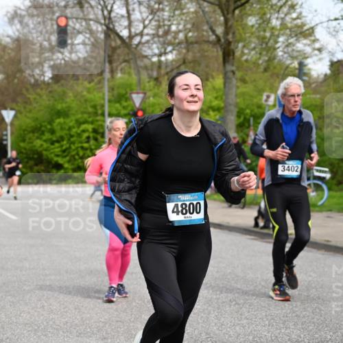 12.04.2026 - 45. Internationalen Wilhelmsburger Insellauf J. Mangold http://msf.ph/oto/9517706 12.04.2026 13:21:19 Ziel 2101, 4417, 3552, 3551, 2333, 4018, 5716, 4319, 5297, 4878, 5484, 2692, 4444, 4800, 4047, 2175, 3402, 5482, 4017, 3676, 2628, 3251, 5201, 3109, 4404, 4362, 2473 meine-sportfotos.de