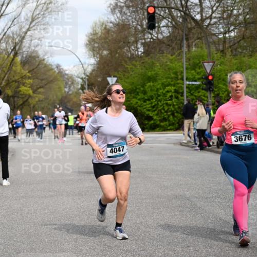 12.04.2026 - 45. Internationalen Wilhelmsburger Insellauf J. Mangold http://msf.ph/oto/9517709 12.04.2026 13:21:19 Ziel 2101, 4417, 3552, 3551, 2333, 4018, 5716, 4319, 5297, 4878, 5484, 2692, 4444, 4800, 4047, 2175, 3402, 5482, 4017, 3676, 2628, 3251, 5201, 3109, 4404, 4362, 2473 meine-sportfotos.de