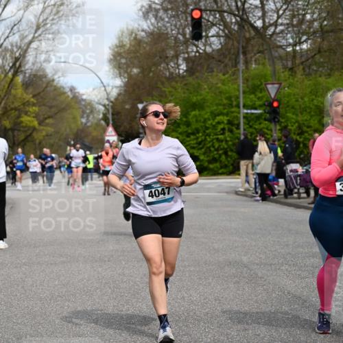 12.04.2026 - 45. Internationalen Wilhelmsburger Insellauf J. Mangold http://msf.ph/oto/9517712 12.04.2026 13:21:20 Ziel 4417, 3552, 3551, 2333, 4018, 5716, 4319, 5297, 4878, 5484, 2692, 4444, 4800, 4047, 2175, 4047, 2175, 3402, 5482, 4017, 3676, 2628, 3251, 5201, 3109, 4404, 4362, 2473, 2552 meine-sportfotos.de