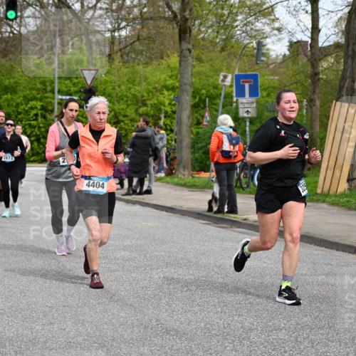 12.04.2026 - 45. Internationalen Wilhelmsburger Insellauf J. Mangold http://msf.ph/oto/9517748 12.04.2026 13:21:29 Ziel 4319, 5297, 4878, 5484, 2692, 4444, 4800, 4047, 2175, 3402, 5482, 4017, 3676, 2628, 3251, 5201, 3109, 4404, 3109, 4404, 4362, 2473, 2552, 2130, 2840, 3998, 5462, 5205, 4809, 2002 meine-sportfotos.de