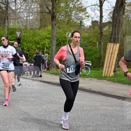 12.04.2026 - 45. Internationalen Wilhelmsburger Insellauf J. Mangold http://msf.ph/oto/9517762 12.04.2026 13:21:31 Ziel 4319, 5297, 4878, 5484, 2692, 4444, 4800, 4047, 2175, 3402, 5482, 4017, 3676, 2628, 3251, 5201, 3109, 4404, 4362, 2473, 2552, 2130, 2840, 3998, 5462, 5205, 4809, 2002 meine-sportfotos.de