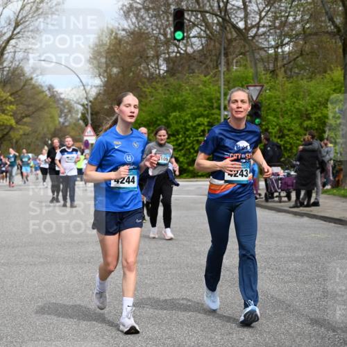 12.04.2026 - 45. Internationalen Wilhelmsburger Insellauf J. Mangold http://msf.ph/oto/9517774 12.04.2026 13:21:33 Ziel 5297, 4878, 5484, 2692, 4444, 4800, 4047, 2175, 3402, 5482, 4017, 3676, 2628, 3251, 5201, 3109, 4404, 4362, 2473, 2552, 2130, 2130, 2840, 3998, 5462, 5205, 4809, 2002, 2332 meine-sportfotos.de