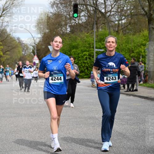 12.04.2026 - 45. Internationalen Wilhelmsburger Insellauf J. Mangold http://msf.ph/oto/9517777 12.04.2026 13:21:33 Ziel 5297, 4878, 5484, 2692, 4444, 4800, 4047, 2175, 3402, 5482, 4017, 3676, 2628, 3251, 5201, 3109, 4404, 4362, 2473, 2552, 2130, 2130, 2840, 3998, 5462, 5205, 4809, 2002, 2332 meine-sportfotos.de