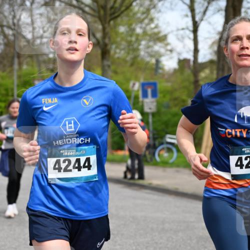 12.04.2026 - 45. Internationalen Wilhelmsburger Insellauf J. Mangold http://msf.ph/oto/9517794 12.04.2026 13:21:35 Ziel 4878, 5484, 2692, 4444, 4800, 4047, 2175, 3402, 5482, 4017, 3676, 2628, 2628, 3251, 5201, 3109, 4404, 4362, 2473, 2552, 2130, 2840, 3998, 2840, 3998, 5462, 5205, 4809, 2002, 2332 meine-sportfotos.de