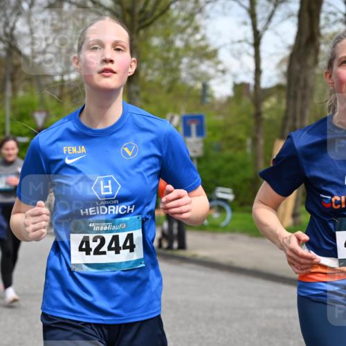 12.04.2026 - 45. Internationalen Wilhelmsburger Insellauf J. Mangold http://msf.ph/oto/9517795 12.04.2026 13:21:35 Ziel 4878, 5484, 2692, 4444, 4800, 4047, 2175, 3402, 5482, 4017, 3676, 2628, 2628, 3251, 5201, 3109, 4404, 4362, 2473, 2552, 2130, 2840, 3998, 2840, 3998, 5462, 5205, 4809, 2002, 2332 meine-sportfotos.de