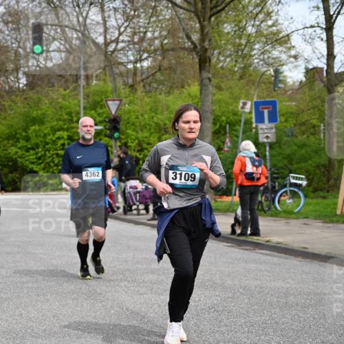 12.04.2026 - 45. Internationalen Wilhelmsburger Insellauf J. Mangold http://msf.ph/oto/9517802 12.04.2026 13:21:36 Ziel 2692, 4444, 4800, 4047, 2175, 3402, 5482, 4017, 3676, 2628, 3251, 3251, 5201, 3109, 4404, 4362, 2473, 2552, 2130, 2840, 3998, 5462, 5462, 5205, 4809, 2002, 2332 meine-sportfotos.de
