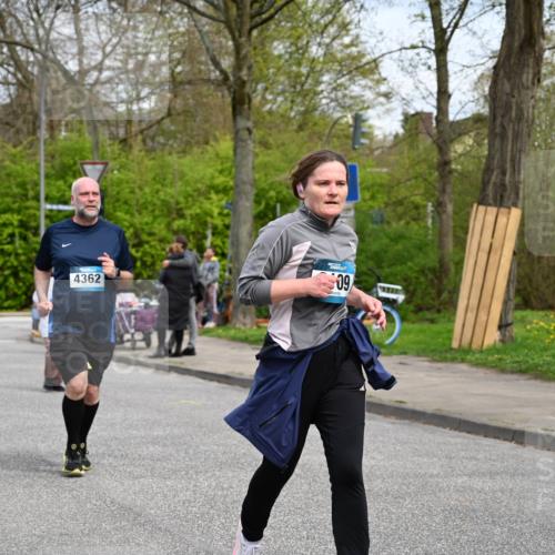 12.04.2026 - 45. Internationalen Wilhelmsburger Insellauf J. Mangold http://msf.ph/oto/9517807 12.04.2026 13:21:36 Ziel 2692, 4444, 4800, 4047, 2175, 3402, 5482, 4017, 3676, 2628, 3251, 3251, 5201, 3109, 4404, 4362, 2473, 2552, 2130, 2840, 3998, 5462, 5462, 5205, 4809, 2002, 2332 meine-sportfotos.de