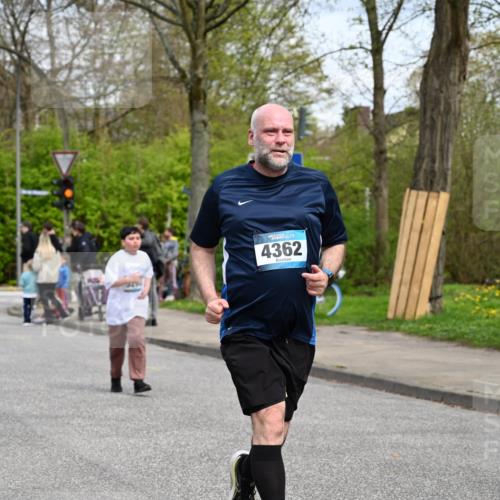 12.04.2026 - 45. Internationalen Wilhelmsburger Insellauf J. Mangold http://msf.ph/oto/9517820 12.04.2026 13:21:38 Ziel 4444, 4800, 4047, 2175, 3402, 5482, 4017, 3676, 2628, 3251, 5201, 5201, 3109, 4404, 4362, 2473, 2552, 2130, 2840, 3998, 5462, 5205, 5205, 4809, 2002, 2332, 2116, 3581 meine-sportfotos.de