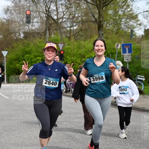 12.04.2026 - 45. Internationalen Wilhelmsburger Insellauf J. Mangold http://msf.ph/oto/9517851 12.04.2026 13:21:47 Ziel 5482, 4017, 3676, 2628, 3251, 5201, 3109, 4404, 4362, 2473, 2552, 2130, 2840, 3998, 2840, 3998, 5462, 5205, 4809, 2002, 2332, 2116, 3581, 3235, 3915, 5080, 4348, 5085, 3603, 3602, 5092, 2246, 5192, 5171 meine-sportfotos.de