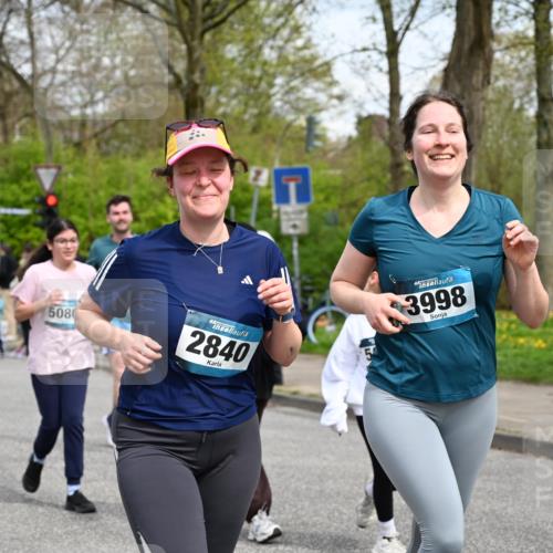 12.04.2026 - 45. Internationalen Wilhelmsburger Insellauf J. Mangold http://msf.ph/oto/9517859 12.04.2026 13:21:47 Ziel 5482, 4017, 3676, 2628, 3251, 5201, 3109, 4404, 4362, 2473, 2552, 2130, 2840, 3998, 2840, 3998, 5462, 5205, 4809, 2002, 2332, 2116, 3581, 3235, 3915, 5080, 4348, 5085, 3603, 3602, 5092, 2246, 5192, 5171 meine-sportfotos.de