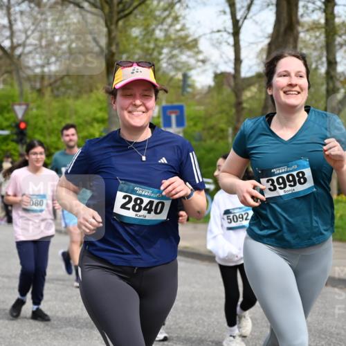 12.04.2026 - 45. Internationalen Wilhelmsburger Insellauf J. Mangold http://msf.ph/oto/9517860 12.04.2026 13:21:47 Ziel 5482, 4017, 3676, 2628, 3251, 5201, 3109, 4404, 4362, 2473, 2552, 2130, 2840, 3998, 2840, 3998, 5462, 5205, 4809, 2002, 2332, 2116, 3581, 3235, 3915, 5080, 4348, 5085, 3603, 3602, 5092, 2246, 5192, 5171 meine-sportfotos.de