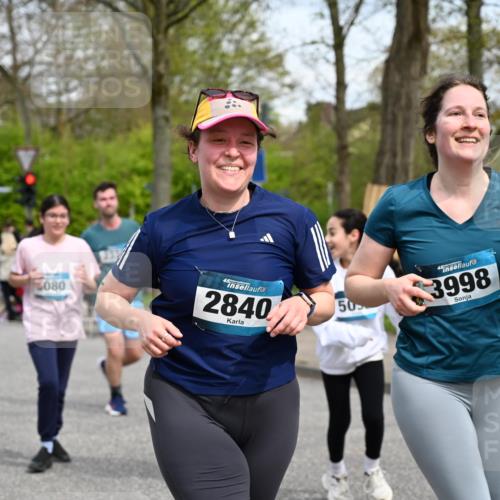 12.04.2026 - 45. Internationalen Wilhelmsburger Insellauf J. Mangold http://msf.ph/oto/9517861 12.04.2026 13:21:47 Ziel 5482, 4017, 3676, 2628, 3251, 5201, 3109, 4404, 4362, 2473, 2552, 2130, 2840, 3998, 2840, 3998, 5462, 5205, 4809, 2002, 2332, 2116, 3581, 3235, 3915, 5080, 4348, 5085, 3603, 3602, 5092, 2246, 5192, 5171 meine-sportfotos.de