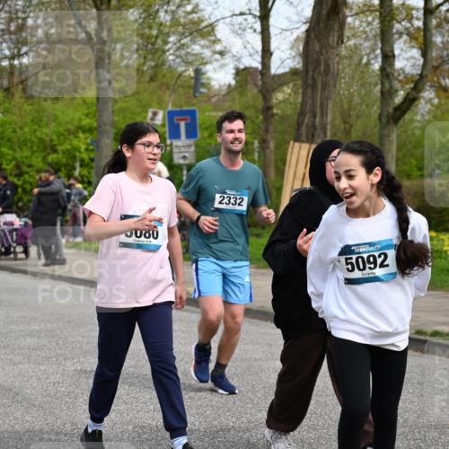 12.04.2026 - 45. Internationalen Wilhelmsburger Insellauf J. Mangold http://msf.ph/oto/9517868 12.04.2026 13:21:48 Ziel 5482, 4017, 3676, 2628, 3251, 5201, 3109, 4404, 4362, 2473, 2552, 2130, 2840, 3998, 5462, 5462, 5205, 4809, 2002, 2332, 2116, 3581, 3235, 3915, 5080, 4348, 5085, 3603, 3602, 5092, 2246, 5192, 5171, 3162, 4443 meine-sportfotos.de