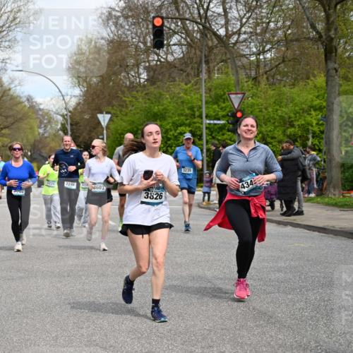 12.04.2026 - 45. Internationalen Wilhelmsburger Insellauf J. Mangold http://msf.ph/oto/9517889 12.04.2026 13:21:56 Ziel 3676, 2628, 3251, 5201, 3109, 4404, 4362, 2473, 2552, 2130, 2840, 3998, 5462, 5205, 4809, 2002, 2332, 2332, 2116, 3581, 3235, 3915, 5080, 4348, 5085, 3603, 3602, 5092, 2246, 5192, 5171, 3162, 4443, 4442, 3746, 5290, 3057, 3667, 5304, 4210 meine-sportfotos.de