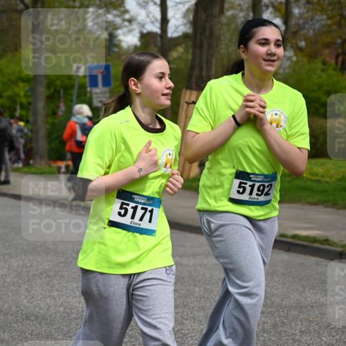 12.04.2026 - 45. Internationalen Wilhelmsburger Insellauf J. Mangold http://msf.ph/oto/9517935 12.04.2026 13:22:02 Ziel 5201, 3109, 4404, 4362, 2473, 2552, 2130, 2840, 3998, 5462, 5205, 4809, 2002, 2332, 2116, 3581, 3581, 3235, 3915, 5080, 4348, 5085, 3603, 3602, 5092, 2246, 5192, 5171, 3162, 4443, 4442, 3746, 5290, 5290, 3057, 3667, 5304, 4210, 4014, 2158 meine-sportfotos.de